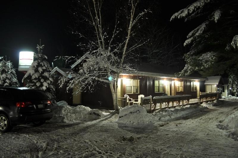 Red Umbrella Inn Minden Hills 外观 照片