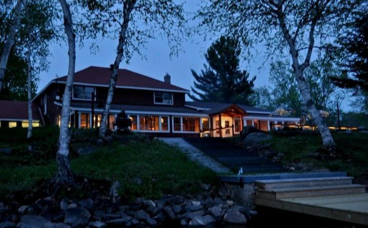 Red Umbrella Inn Minden Hills 外观 照片