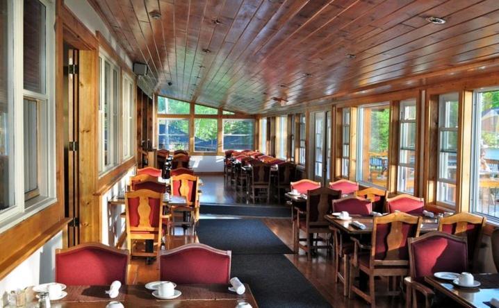 Red Umbrella Inn Minden Hills 外观 照片